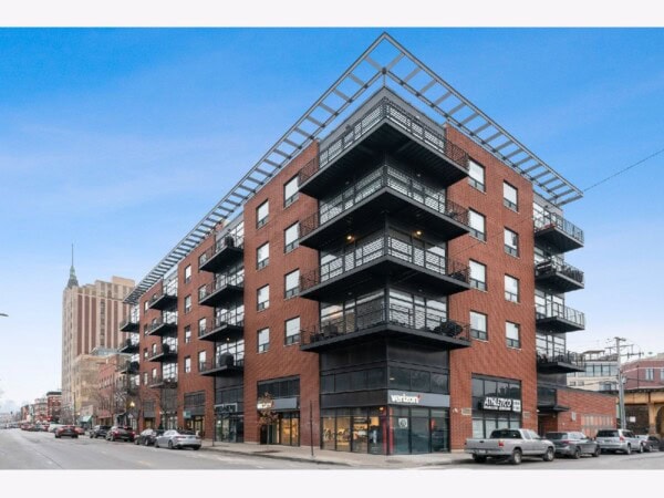 Photo of Bucktown Commons